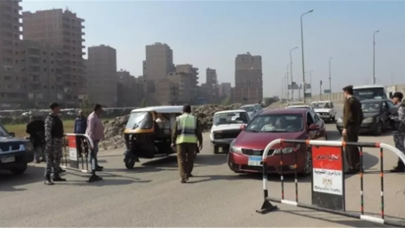 شهادة البكالوريوس بـ 4 ألاف جنيه عند الست ام ملك.. مباحث المرور تبحث عنها