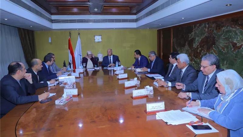 وزيرا النقل والبيئة يتابعان مراجعة الوضع البيئي للموانئ البحرية
