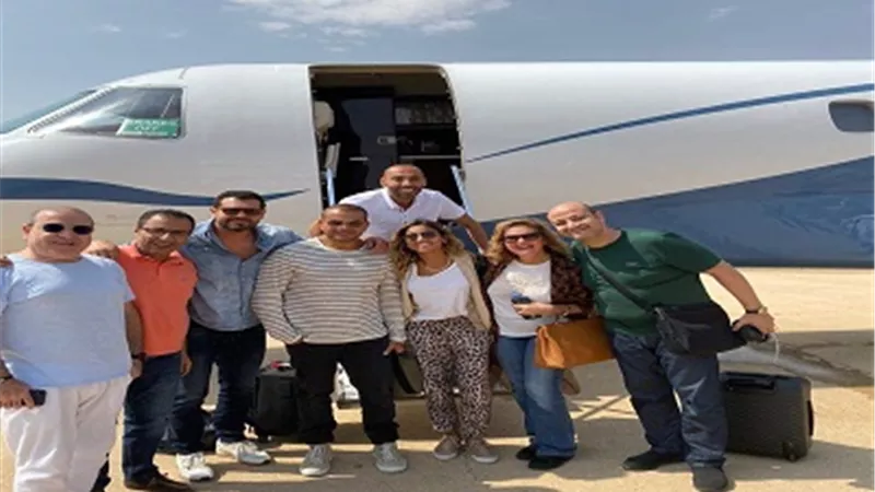 الهضبة ودينا الشربيني يصلان القاهرة بعد فعاليات موسم الرياض