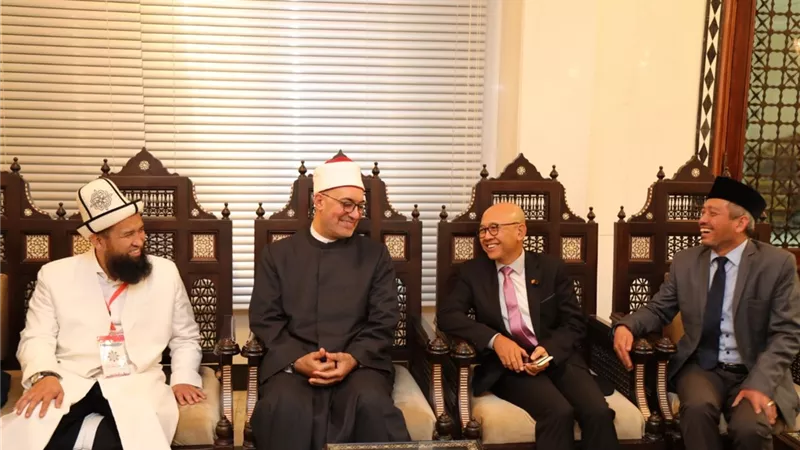 أمين 