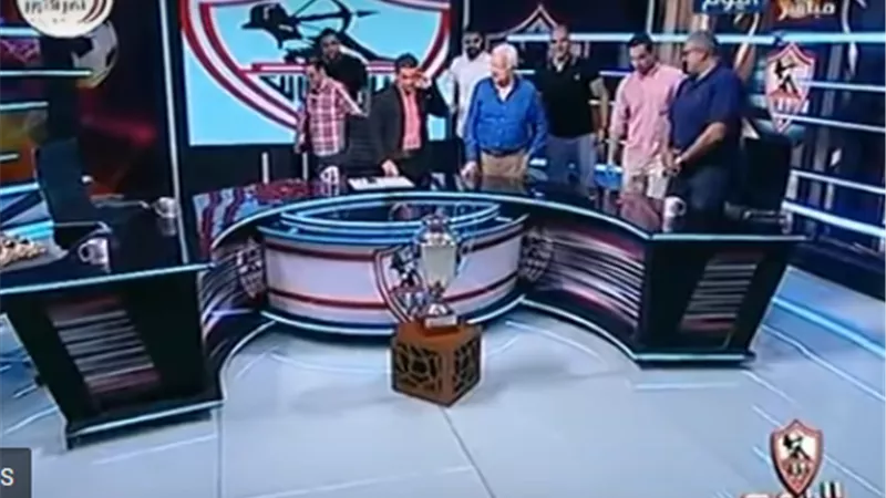 شاهد لحظة اقتحام مرتضى منصور استديو 