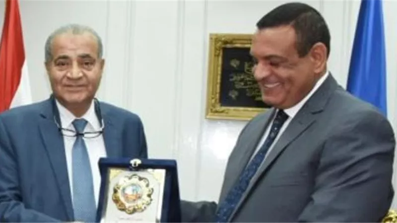 محافظ البحيرة يستقبل وزير التموين
