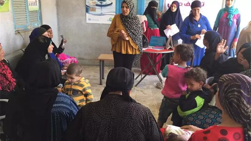 توعية المرأة فى القوافل الطبيه بالفشن