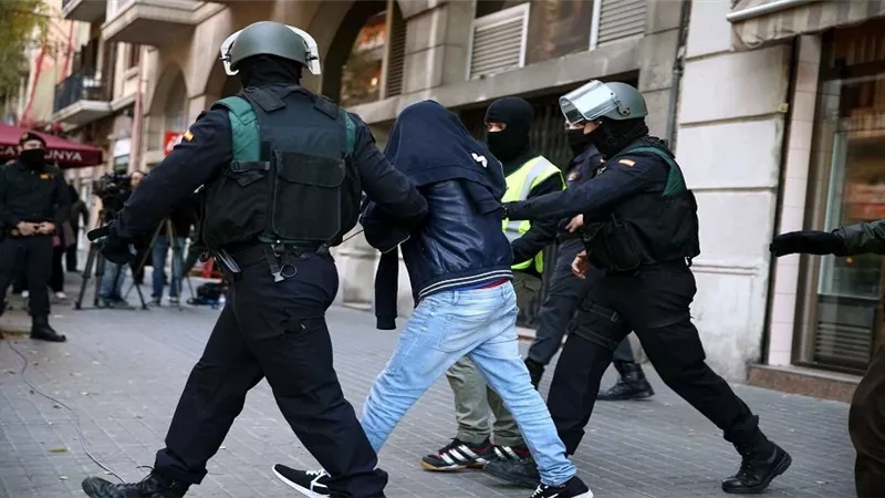 اعتقال 4 لصوص لاتهامهم بسرقة 20 لاعبا بريال واتليتكو مدريد