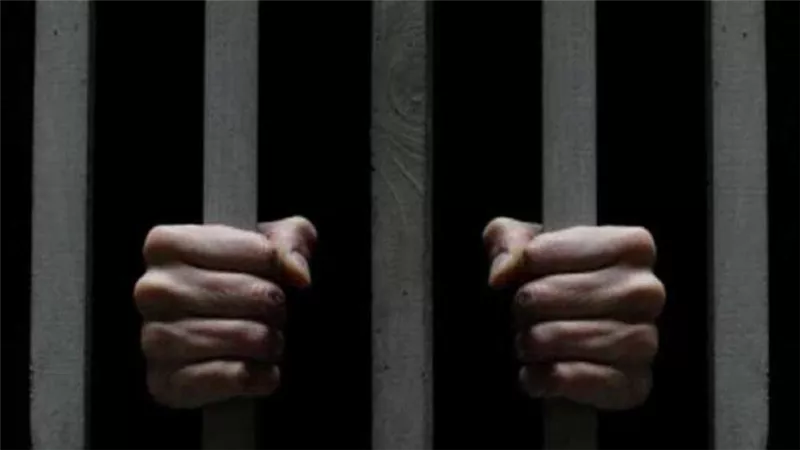 الأشغال الشاقة لعامل و3 من أبنائه لإصابتهم عمهم وقتل نجله