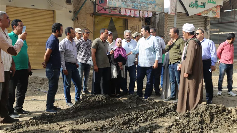 استمرار أعمال التطوير بالمناطق المحرومة من المرافق والخدمات بالسويس