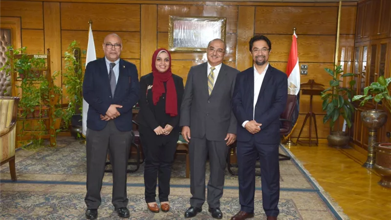 رئيس جامعة أسيوط يُعلن عن تطوير وحدة الحروق بالمستشفى الجامعي