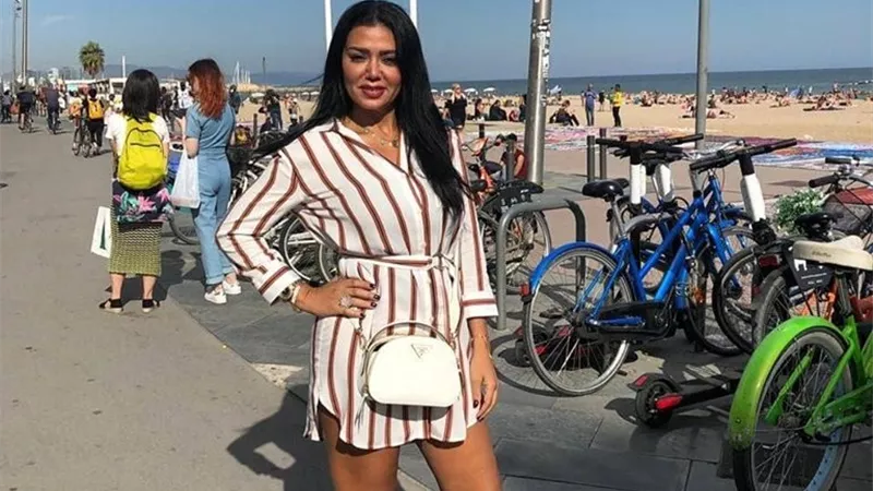 أنا قد ولادك بس عايز اتجوزك .. معجب يطلب ايد رانيا يوسف عبر انستجرام