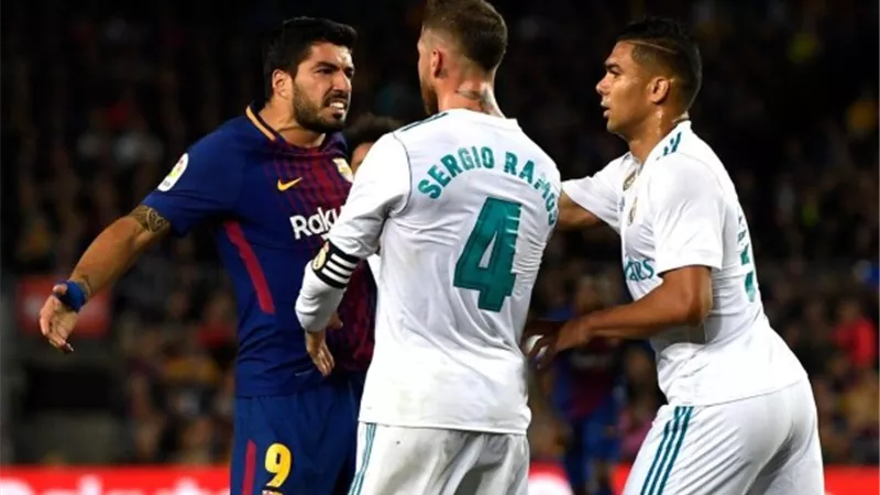 تأجيل الكلاسيكو الاسبانى لأسباب أمنية .. لصالح برشلونة أم ريال مدريد؟؟