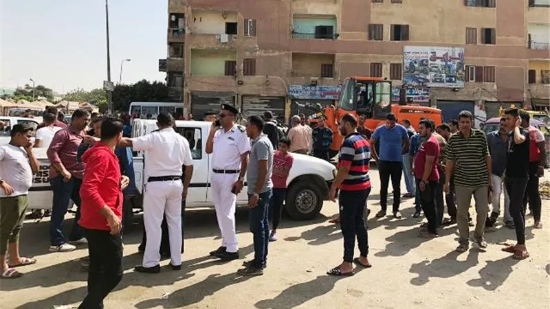 سحب 28محل بـ42 مليون جنيه وتحرير32 مخالفة ببدر بالتعاون مع شرطة التعمير بالفيديو