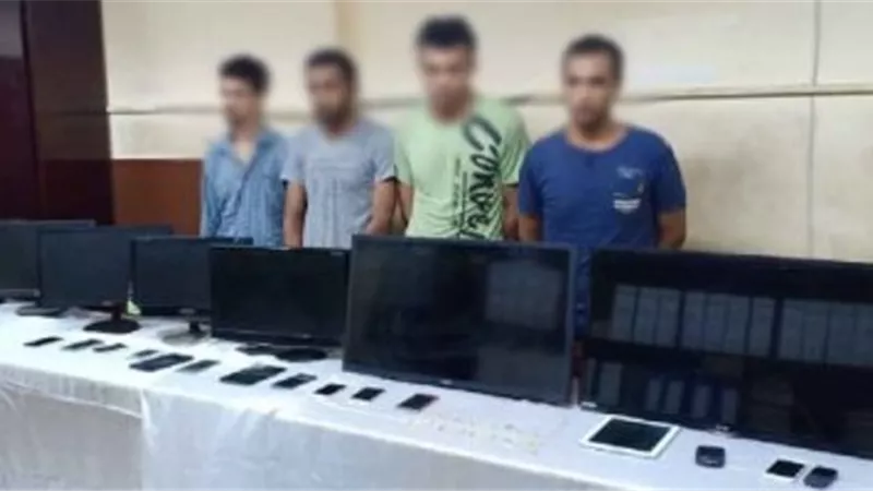 4 عاطلين وراء سرقة محتويات 13 شقة بالجيزة