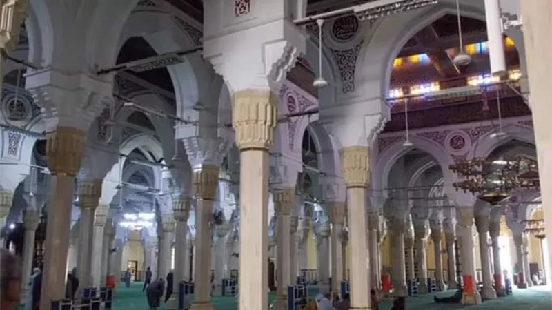 محافظ كفرالشيخ يتابع بدء الاحتفالات بمولد سيدى ابراهيم الدسوقى الذى يستمر أسبوعًا بدسوق.