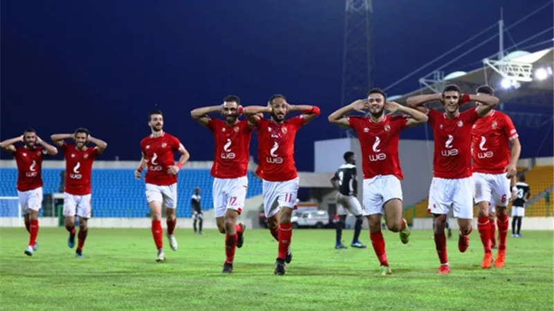 نجما الأهلى يطلبان المشاركة مع فريق الشباب