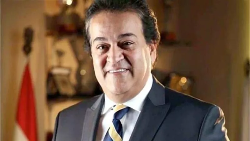 وزير التعليم العالى يتابع الاستعدادات النهائية لاستقبال أسبوع شباب الجامعات