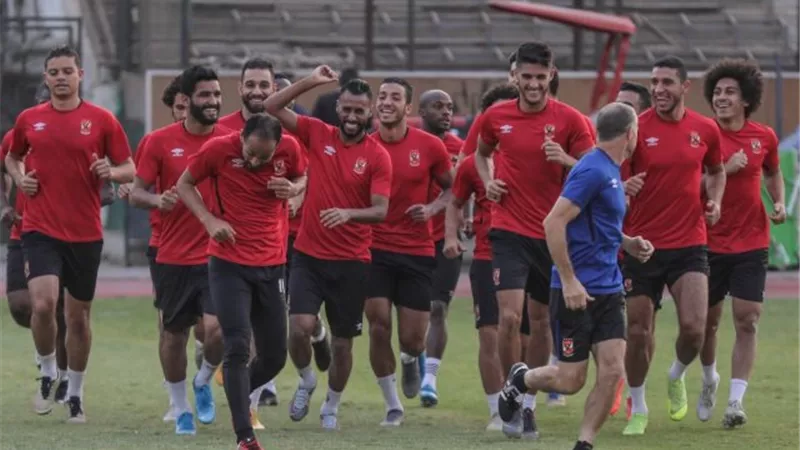 رباعى الأهلى ينتظر شفاء الخطيب لتجديد العقود