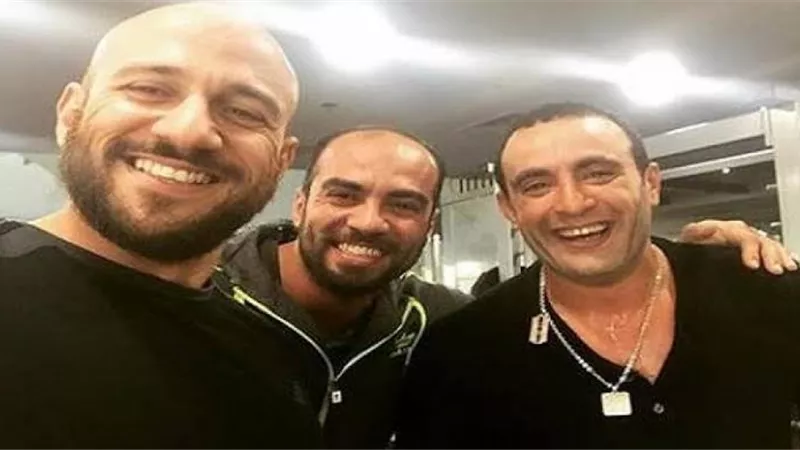 احمد السقا ينعي احمد مكي فى وفاة والده