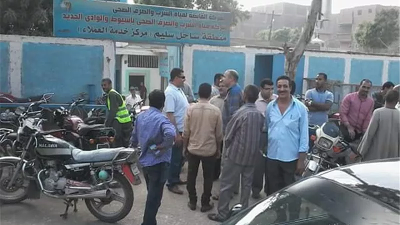 تركيب ٨٠٠ عداد مسبق الدفع بمركز ساحل سليم بأسيوط