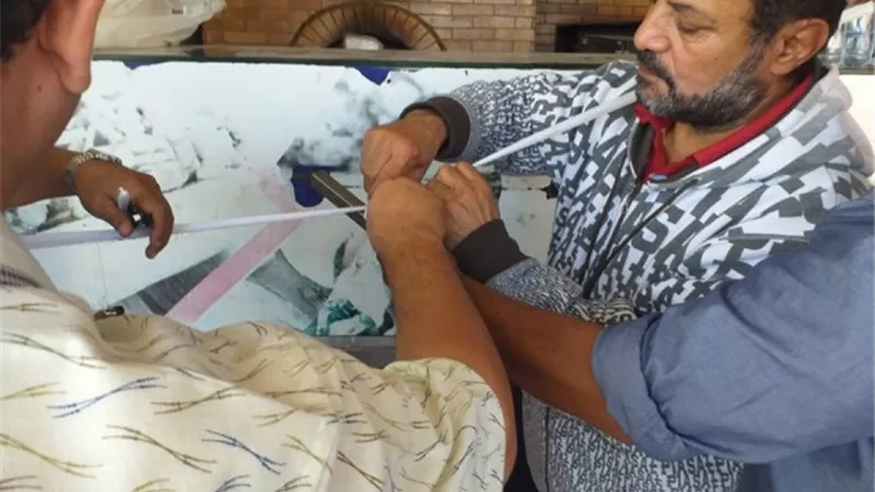 تشميع مطعم سوري شهير بالإسماعيلية لتسمم 9 أشخاص ..صور