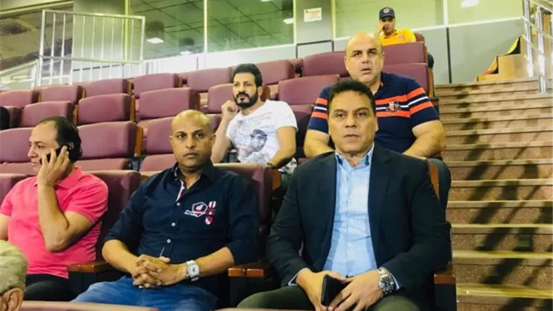 الجهاز الفنى للمنتخب بقيادة البدرى يشاهد مباراة الزمالك ضد المقاولون