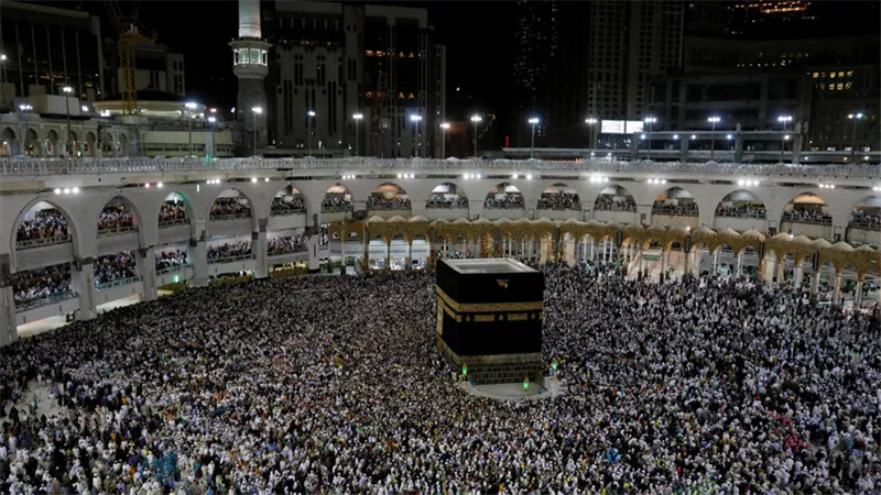 السعودية تدرس إلغاء شرط المحرم للنساء الراغبات فى أداء العمرة