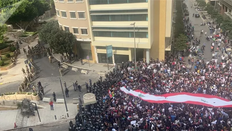 إغلاق البنوك اللبنانية غدا بسبب الاحتجاجات