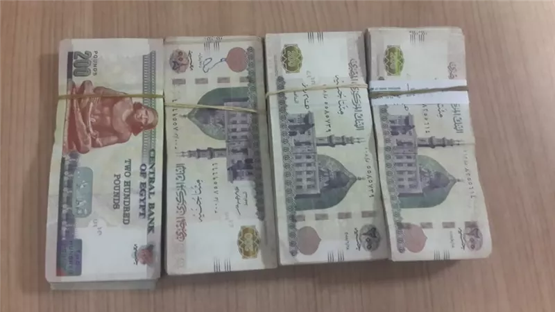 ضبط محاولة تهريب ٥٤ الف جنية بالمطار