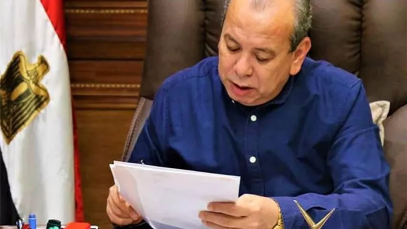 محافظ كفرالشيخ يحيل مديرة التخطيط العمراني بالمدينة للنيابة العامة