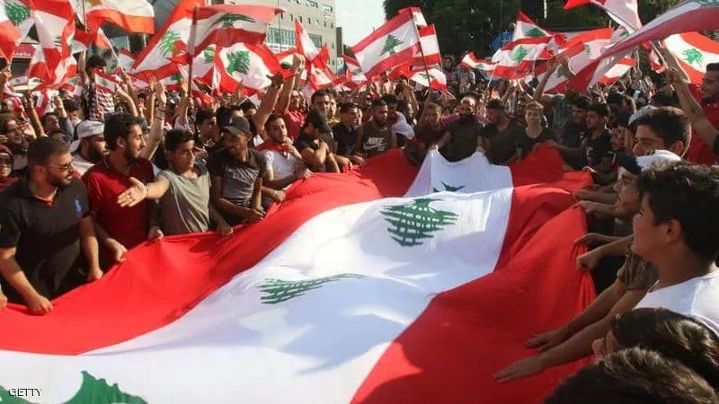 لبنان.. دعوات للإضراب العام ومواصلة التظاهر