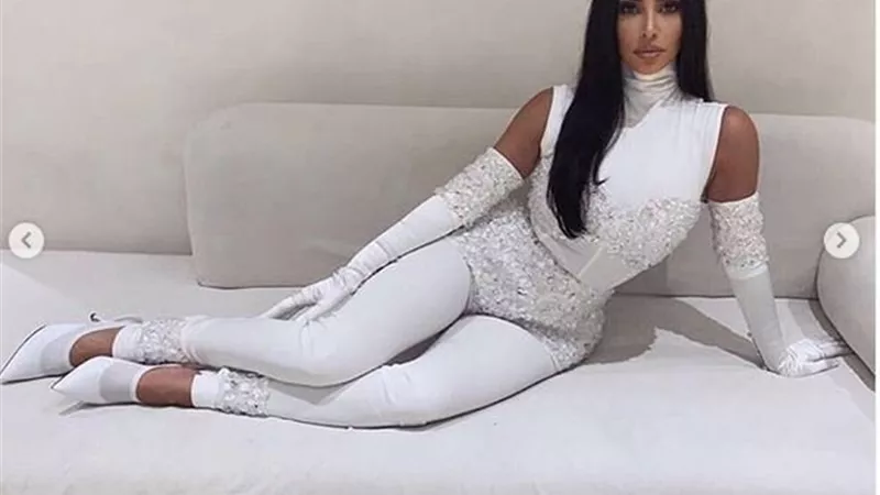 كيم كاردشيان تحتفل بعيد ميلادها الـ 39