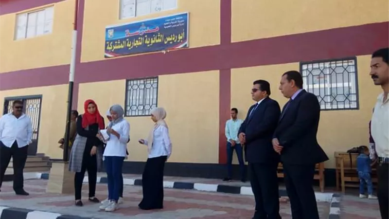 وكيل تعليم جنوب سيناء يتابع مدرسة أبورديس الثانوية التجارية