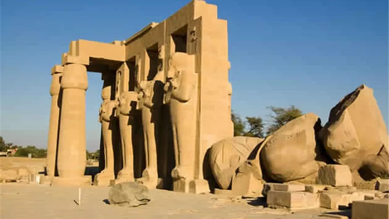 خبير سياحي يطالب بالاهتمام بالكنوز التاريخية للأقصر وعدم تأثرها بمتحف الحضارة