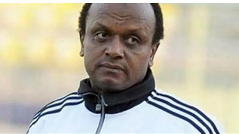 إسماعيل يوسف يؤازر لاعبي الزمالك قبل مواجهة جينيراسيون