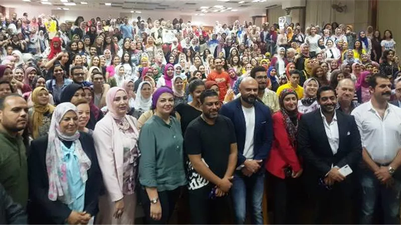 جامعة حلوان تكرم ابطال فيلم الممر بالصور