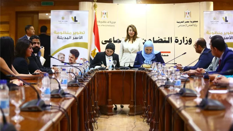التضامن : ١٠ مليون رسالة محمول للتوعية ببرنامج الأسر البديلة