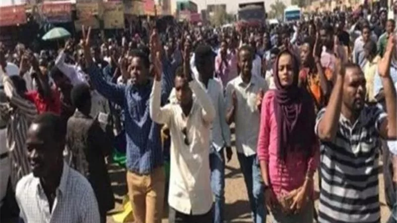 حل النقابات بالسودان.. حصان طروادة للإخوان؟