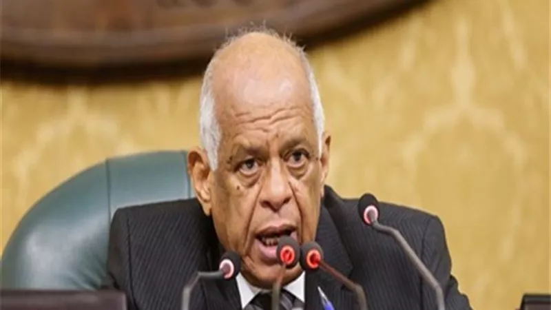 عبد العال يحيل عدد من مشروعات القوانين للجان المختصة