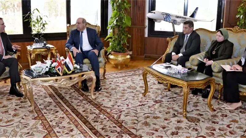 تطوير شبكة النقل الجوي المصرية لدعم حركة السفر والسياحة