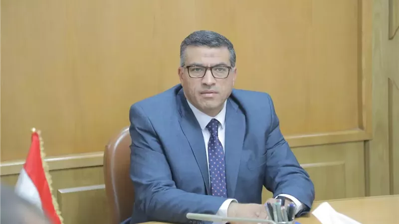 محافظ قنا يتابع العمل بمشروع المنطقة الحرفية بالترامسة