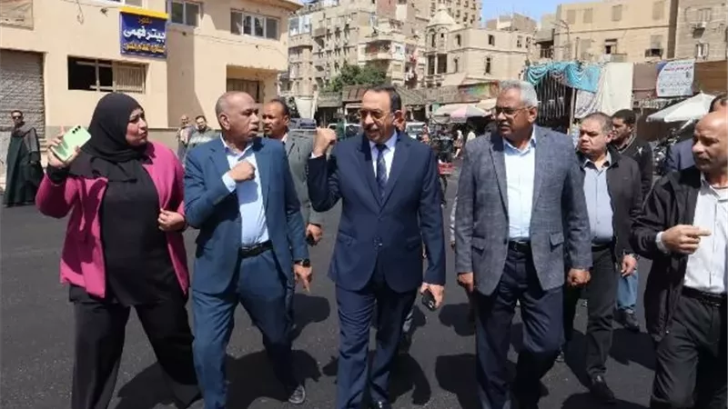 محافظ سوهاج يتفقد الرصف بمحيط مستشفى سوهاج ويشدد على رفع الإشغال