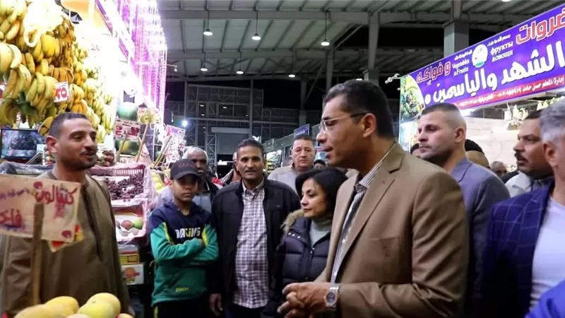 محافظ البحر الاحمر يتفقد مجمع خدمات الدهار بالغردقة