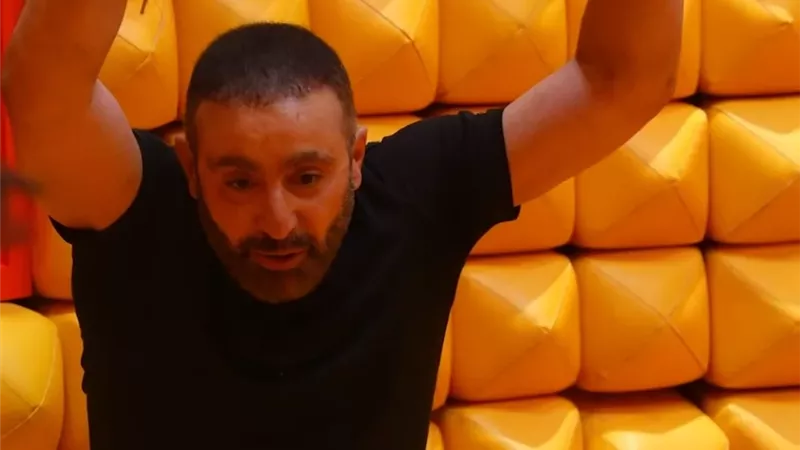 هرتكب جناية.. انفعال أحمد السقا على رامز جلال بسبب حياته الشخصية
