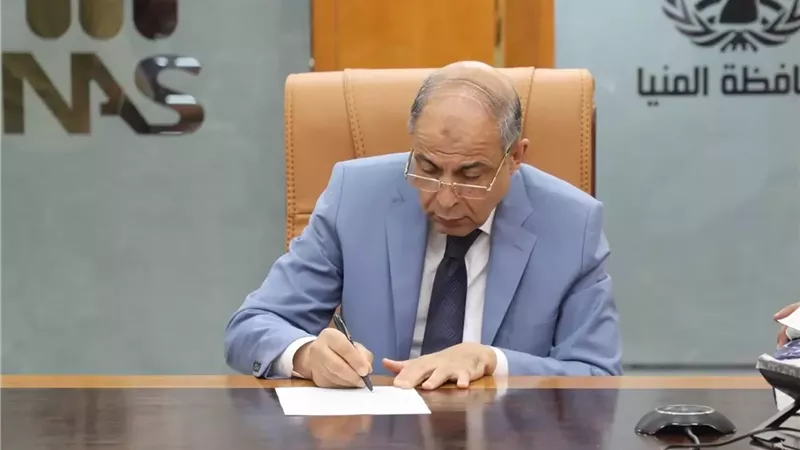 محافظ المنيا يعتمد تعريفة الركوب الجديدة للمواصلات العامة