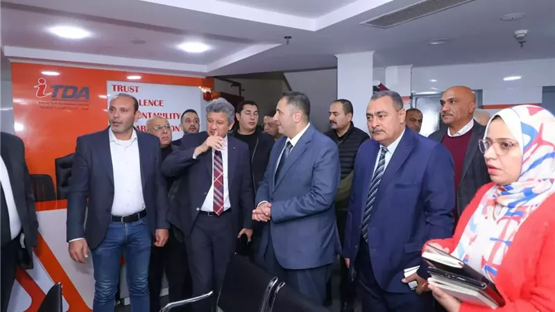 محافظ دمياط يزور الغرفة التجارية يتفقد مكتب تصديقات الخارجية