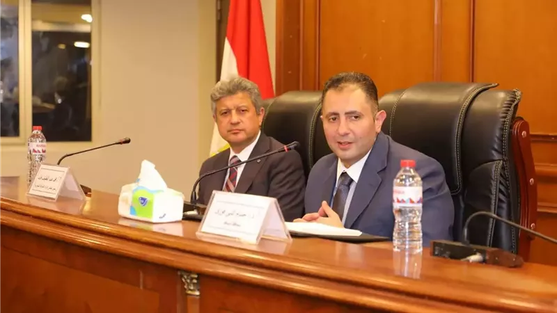 محافظ دمياط يعقد لقاء موسع مع مجلس إدارة الغرفة التجارية
