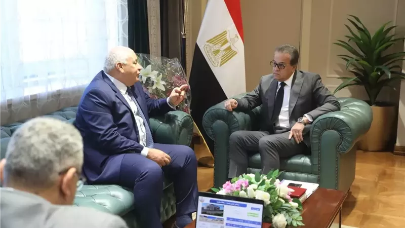 وزير الصحة يتابع استعدادات إدراج مطروح ضمن منظومة التأمين الصحي