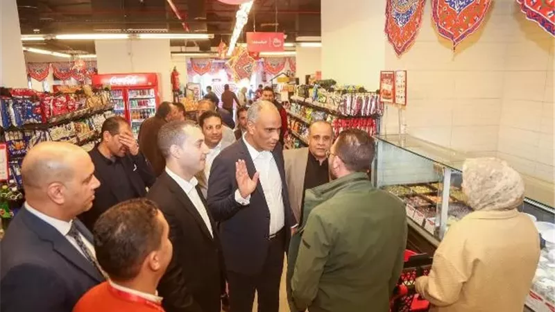 مكي: تكثيف الحملات لضبط الأسواق والتصدي لأي زيادة غير مبررة