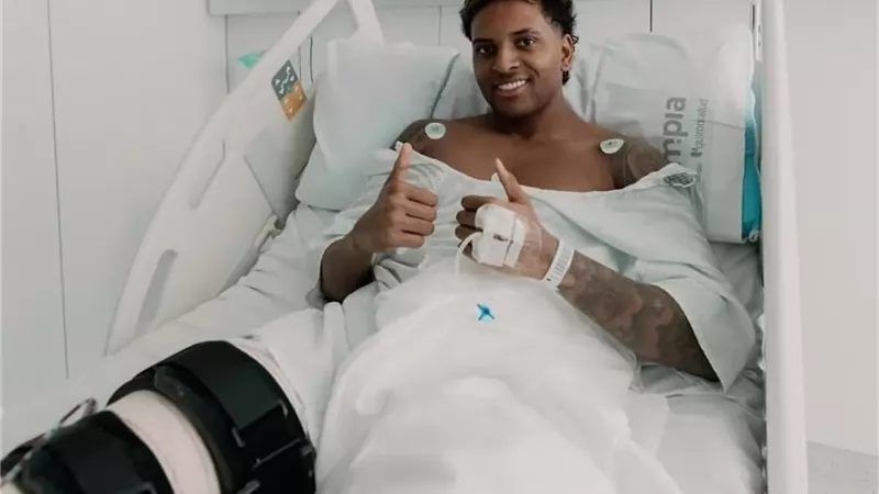 أول تعليق من نجم ريال مدريد بعد خضوعه لجراحة الرباط الصليبي