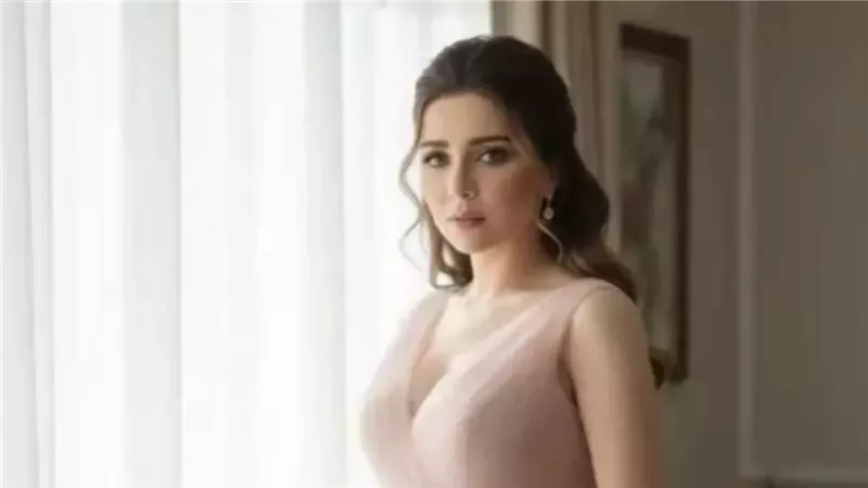 أول تعليق من مي عز الدين بعد خروجها من المستشفى