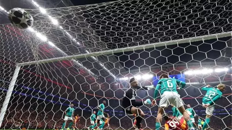 ليفربول يسقط أمام جالطة سراي بهدف في دوري أبطال أوروبا