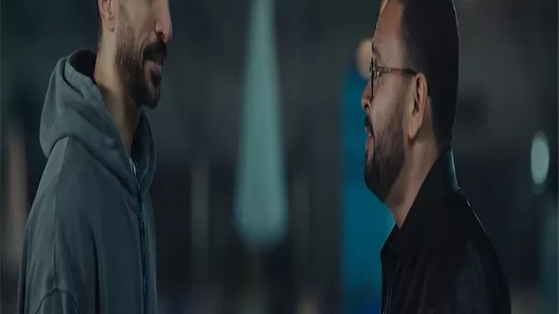 حسن حفني يدرب الطفل حمزة السباحة فى الحلقة 7 من 